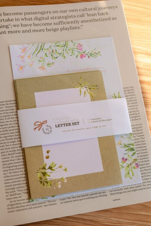 Live Every Day Beautifully Letter Set with floral designs and envelopes.